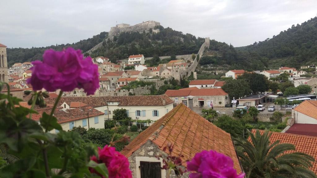 Ana Tudor Apartments Hvar Town Eksteriør bilde